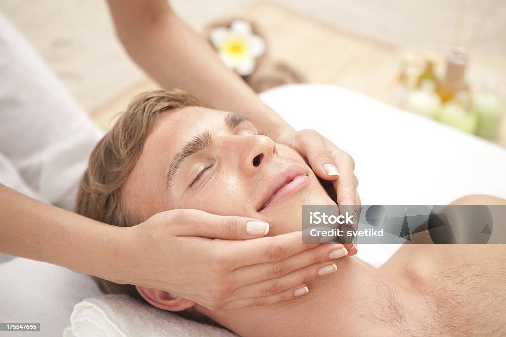 Männer Schönheit und entspannen Sie sich mal - Lizenzfrei Alternative Behandlungsmethode Stock-Foto