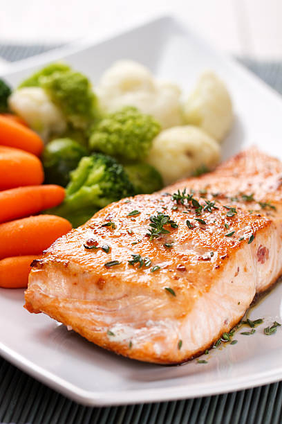istock Fillet of salmon with mixed vegetables 175548142