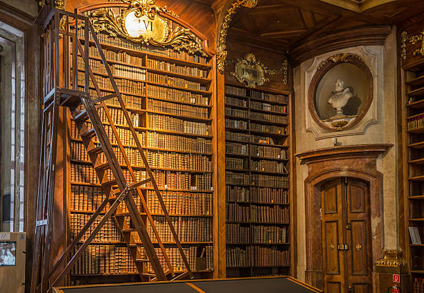 Libri in Biblioteca Statale di Vienna - foto stock