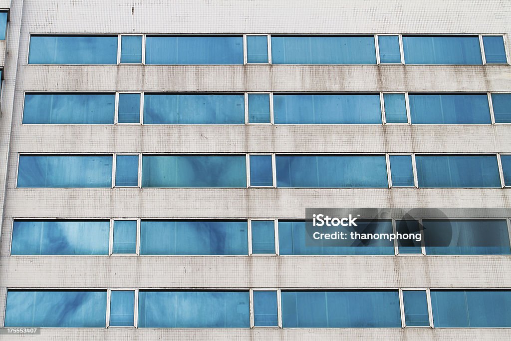 Exterior do edifício do hotel de luxo, com arquitetura moderna - Foto de stock de Alto - Altura Humana royalty-free