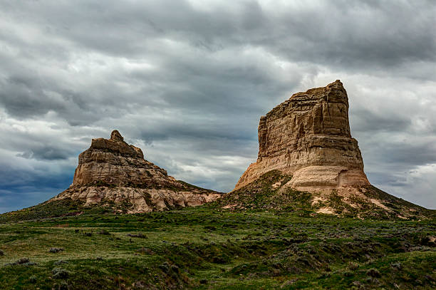 istock Natural rock formations known as courthouse and jailhouse 175554248