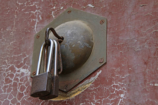 istock circle in the iron door 175567805