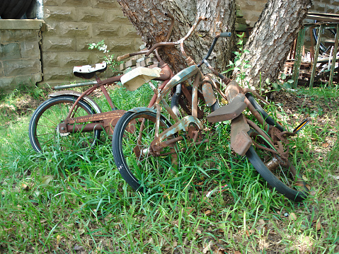 Old bicycle in the Montmartre district of Paris