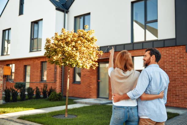 Moving, buying a home. Family shooting.