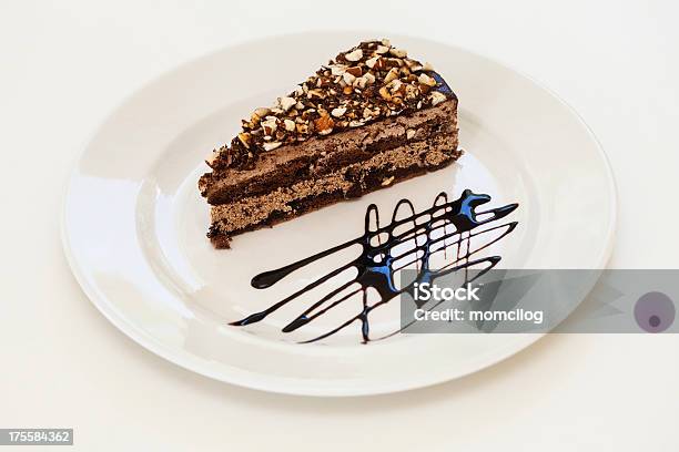 Nougat Torta Al Cioccolato - Fotografie stock e altre immagini di Alimentazione non salutare - Alimentazione non salutare, Chicco di caffè tostato, Cibi e bevande