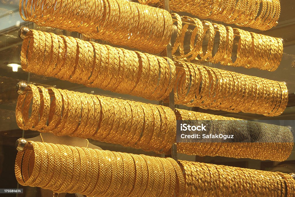 Oro bracciali - Foto stock royalty-free di Abbondanza