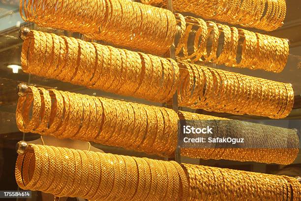Oro Bracciali - Fotografie stock e altre immagini di Abbondanza - Abbondanza, Accessorio personale, Affari
