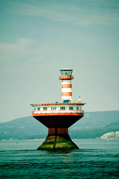 istock Abandonned lighthouse in Tadoussac 175589009