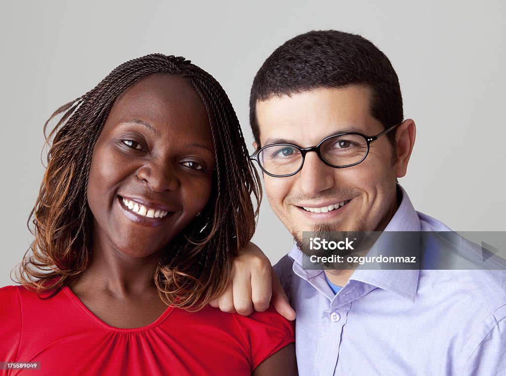 Joven feliz pareja - Foto de stock de Afrodescendiente libre de derechos