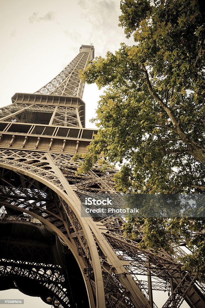 Torre Eiffel-XG - Foto de stock de Alto - Descrição Geral royalty-free