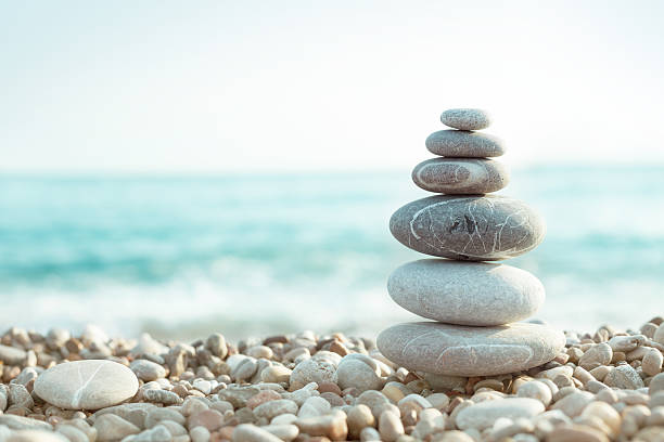 페블 해변의 - stone stability balance zen like 뉴스 사진 이미지