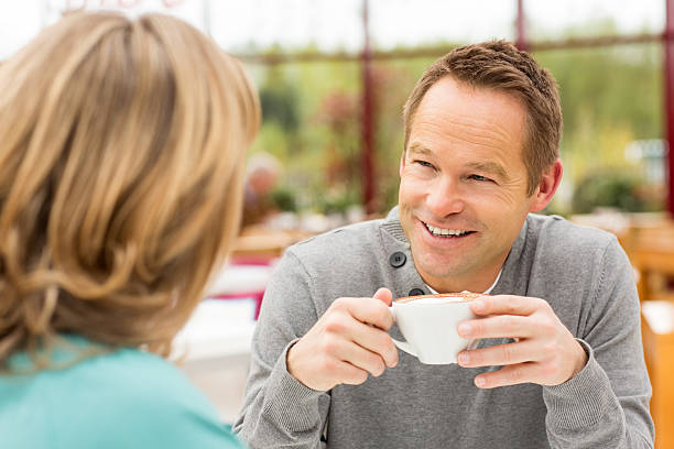 istock Couple At Coffee Shop 175590714