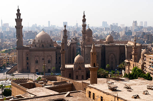 スルタンハサンモスクとアルリファイモスクでカイロ,エジプト - sultan hassan mosque ストックフォトと画像