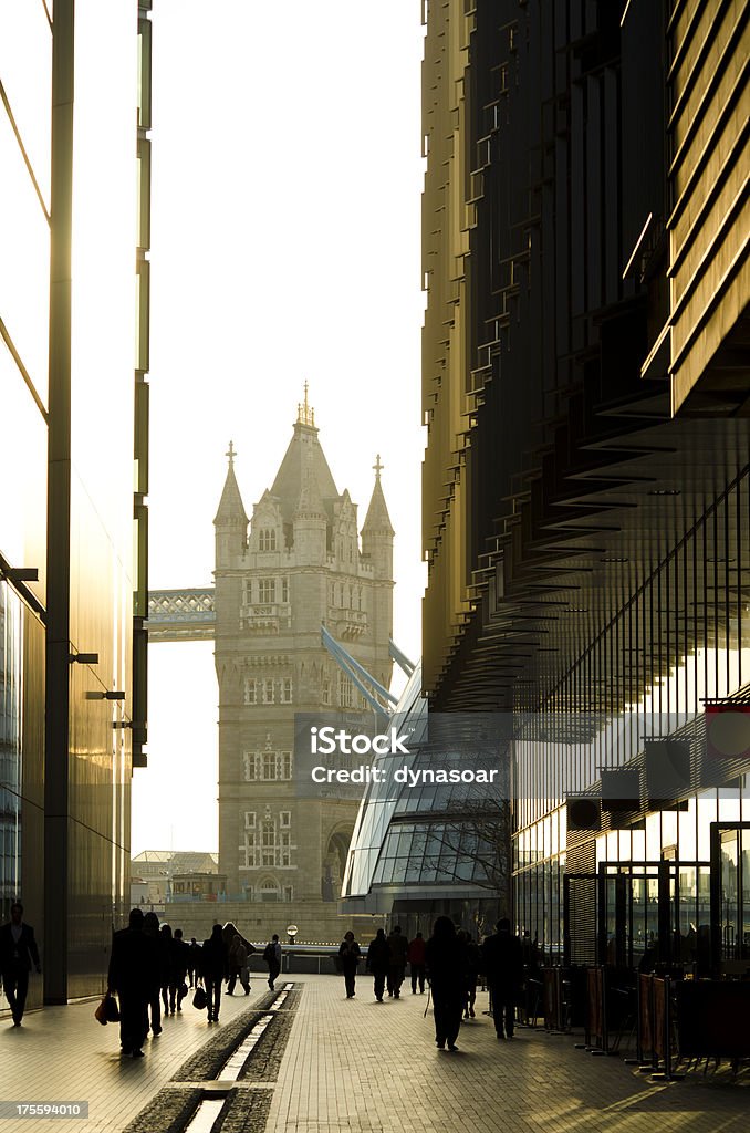Tower Bridge, Londres, matin communters, - Photo de Acier libre de droits
