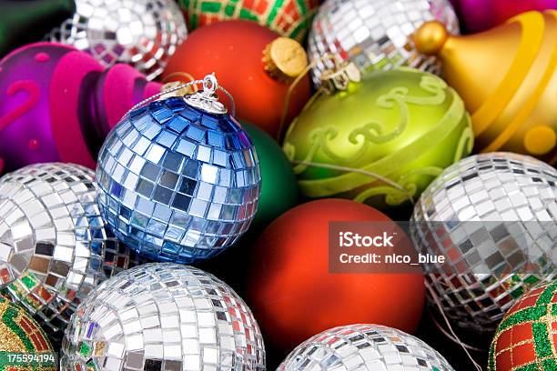Baubles Foto de stock y más banco de imágenes de Adorno de navidad - Adorno de navidad, Brillante, Celebración - Acontecimiento