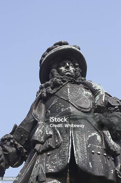 Статуя William Iii Оранжевый От 1689 В 1702 Году С Большой Кроватью King Size — стоковые фотографии и другие картинки Кенсингтонский дворец