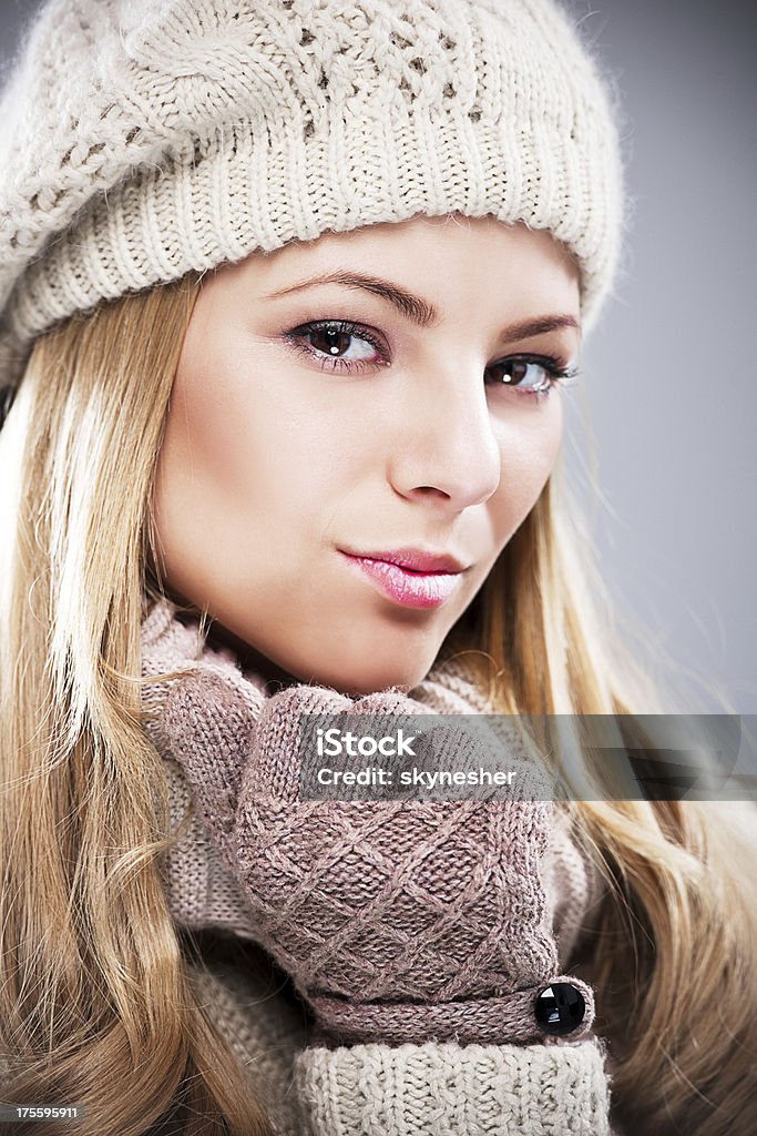 Beleza jovem em Roupas de Inverno. - Royalty-free Adulto Foto de stock