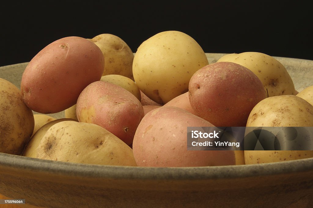 Kartoffeln Harvest on Black - Lizenzfrei Bildhintergrund Stock-Foto