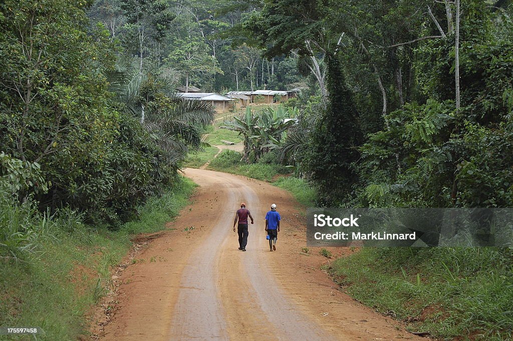 Llegando a la ciudad - Foto de stock de Acercarse libre de derechos