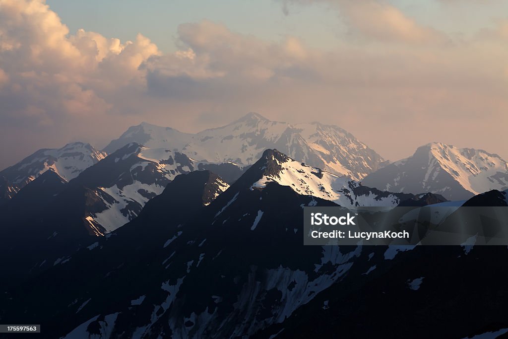 Alpen-Landschaft bei Sonnenuntergang - Lizenzfrei Abenddämmerung Stock-Foto