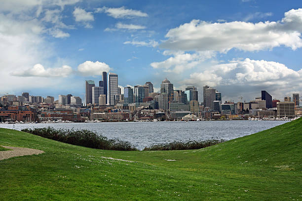 istock Seattle Skyline from Gasworks Park 175599013