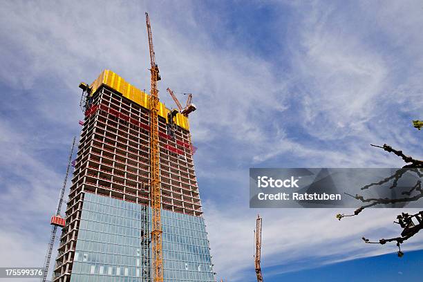 Highriser Costruzione - Fotografie stock e altre immagini di A forma di blocco - A forma di blocco, Acciaio, Affari