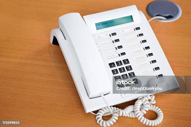 Foto de Telefone De Negócios e mais fotos de stock de Alemanha - Alemanha, Branco, Cabo