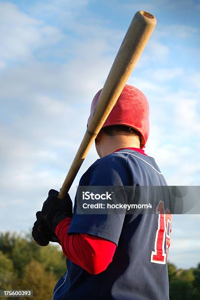 Baseballspieler Auf Deck Stockfoto und mehr Bilder von Baseball - Baseball, Jungen, Ellenbogen