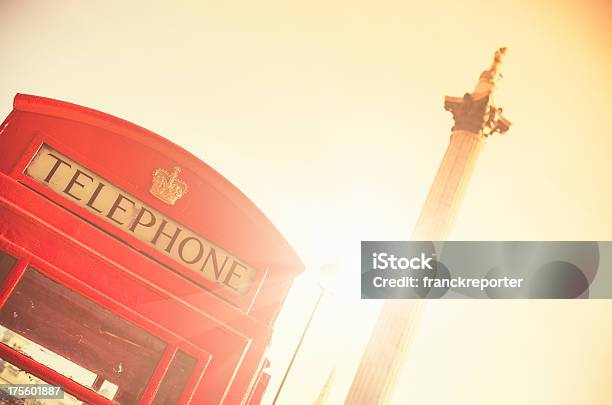 Londyn Czerwone Budki Telefonicznej W Columbus Circle - zdjęcia stockowe i więcej obrazów Anglia