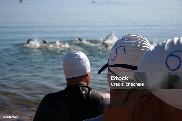 In Attesa Della Concorrenza - Fotografie stock e altre immagini di Triathlon - Triathlon, Correre, Muta da sub