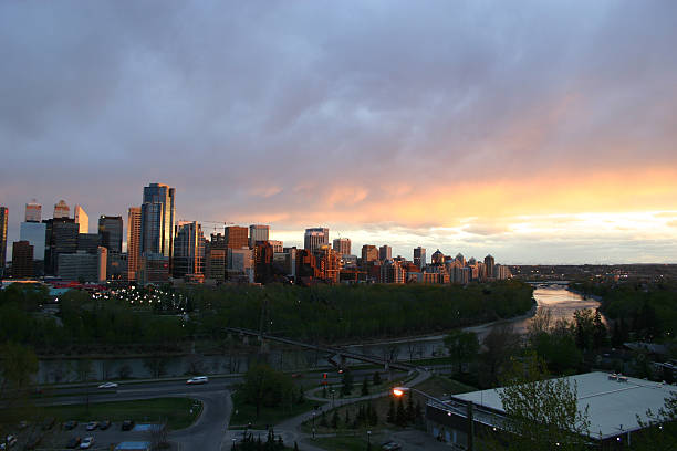istock City at dusk III 175602728