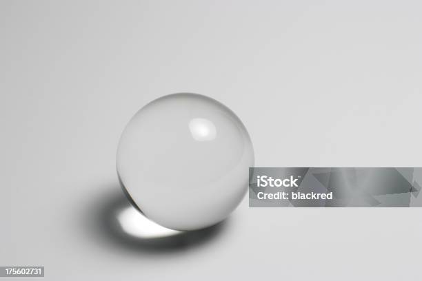 Bola De Cristal - Fotografias de stock e mais imagens de Bola de Cristal - Bola de Cristal, Cristal, Esfera