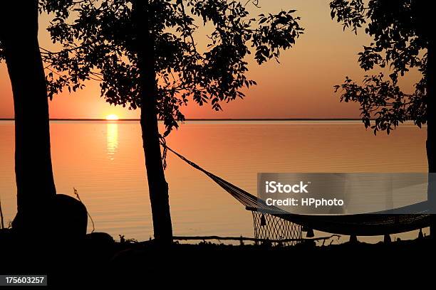 Lake Hamak - zdjęcia stockowe i więcej obrazów Dom z bali - Dom z bali, Kabina, Manitoba