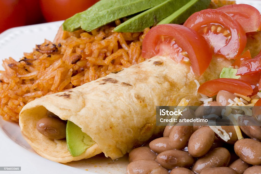Burrito z ryżu lub fasoli - Zbiór zdjęć royalty-free (Awokado)
