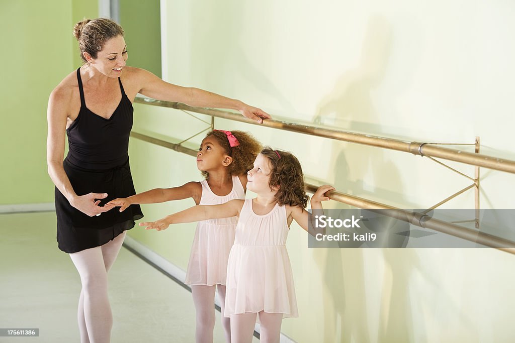 De Ballet lección - Foto de stock de 4-5 años libre de derechos