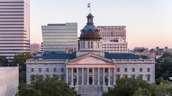 The South Carolina State House in Classical Revival style is the government of the U.S. state of South Carolina. Consists of South Carolina General Assembly, the offices of the Governor and Lieutenant Governor of South Carolina