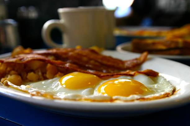 ダイナーの朝食 - greasy spoon ストックフォトと画像
