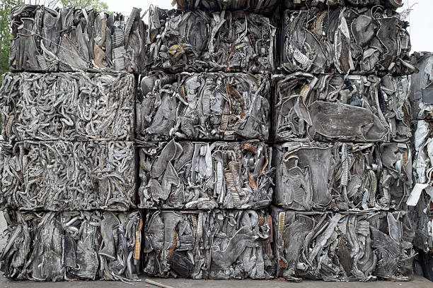 złom kostki - scrap metal metal recycling aluminum zdjęcia i obrazy z banku zdjęć