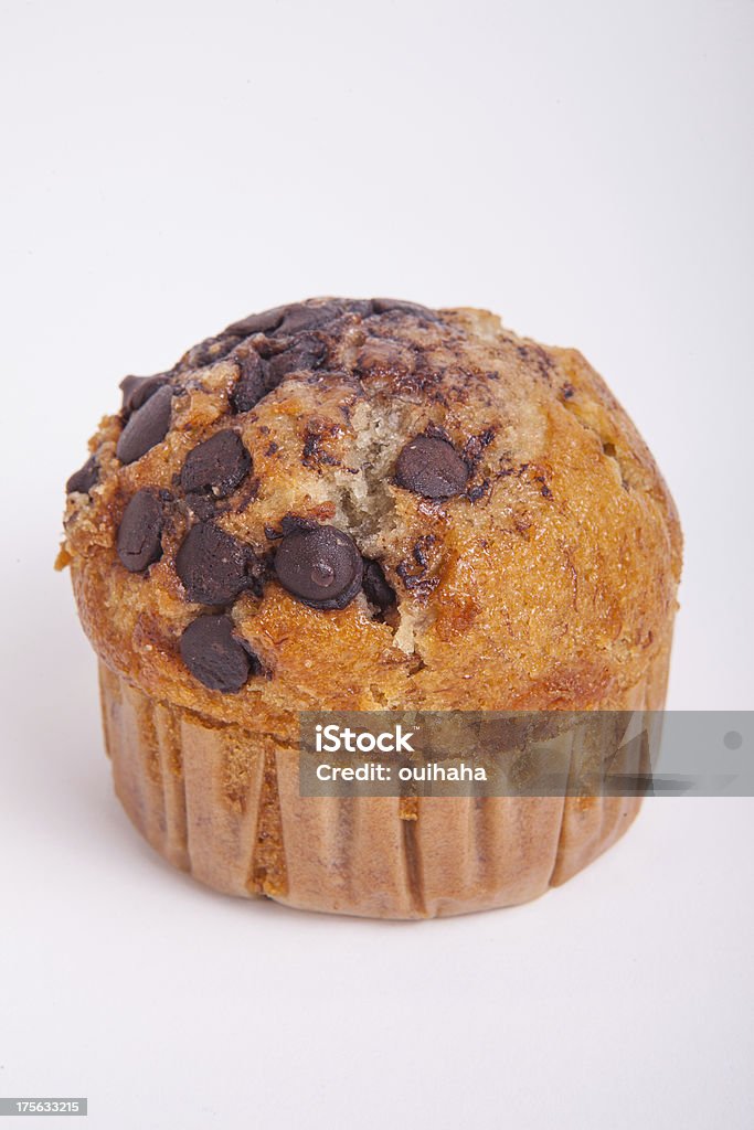 muffin com Pedaços de Chocolate Isolada - Royalty-free Alimentação Não-saudável Foto de stock