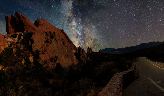 milky way at the garden of the gods