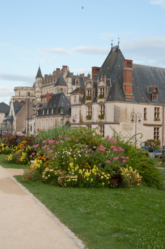 houses in the center of the village and the royal castle of Amboise