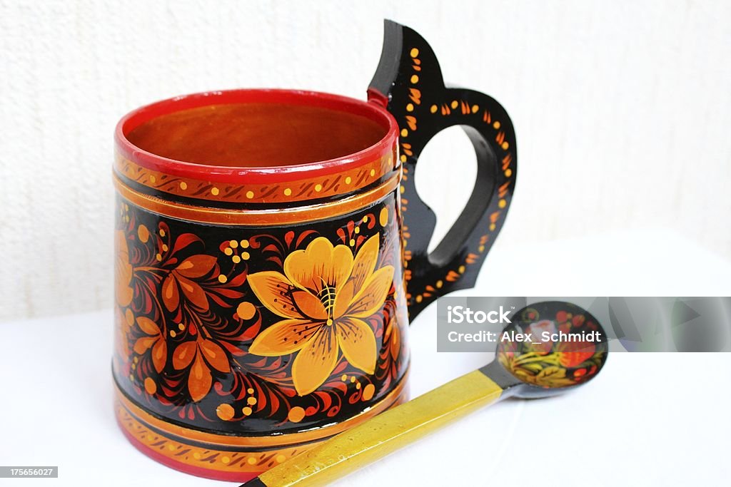 Russische Khokhloma hölzernen Kaffeetasse mit Löffel - Lizenzfrei Altertümlich Stock-Foto