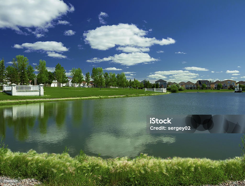 Hermoso estanque en cara alrededores - Foto de stock de Manitoba libre de derechos