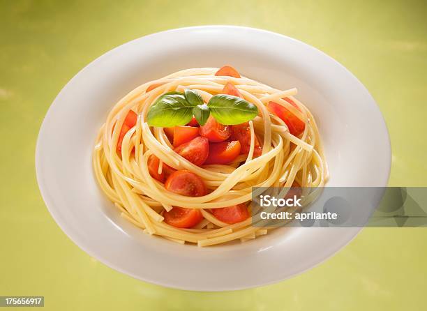 Italienische Küche Stockfoto und mehr Bilder von Abnehmen - Abnehmen, Basilikum, Fotografie