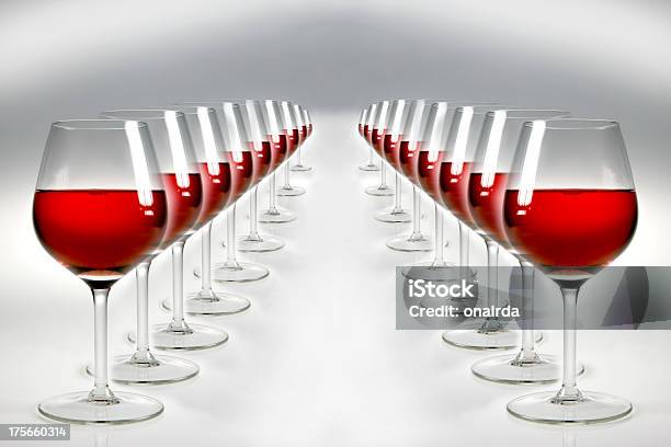 Vino Rosso Foto de stock y más banco de imágenes de Alegría - Alegría, Banquete, Beber