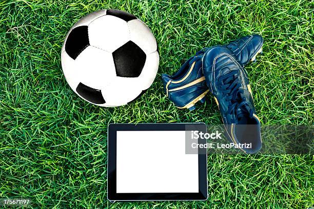 Fussballtraining Stockfoto und mehr Bilder von Cleats - Cleats, Fußball, Fußball-Spielball