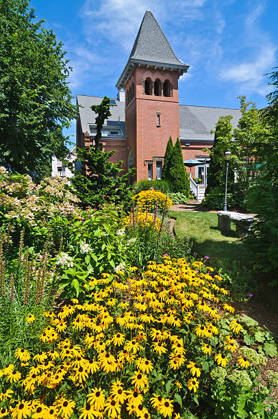 belfry сады - august cape cod massachusetts new england стоковые фото и изображения