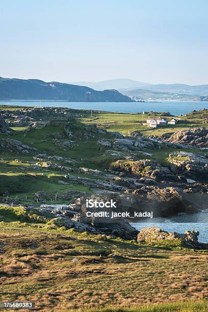 Paisagem De Manhã Nort Irlanda - Fotografias de stock e mais imagens de Ao Ar Livre - Ao Ar Livre, Azul, Baía