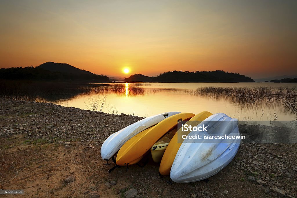 Kayak al tramonto - Foto stock royalty-free di Acqua