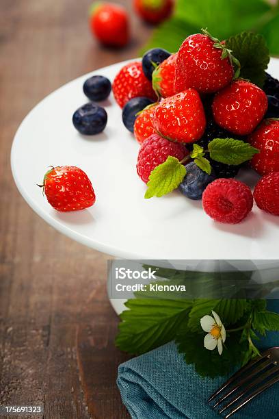 Foto de Variedade De Frutas e mais fotos de stock de Alimentação Saudável - Alimentação Saudável, Antioxidante, Azul